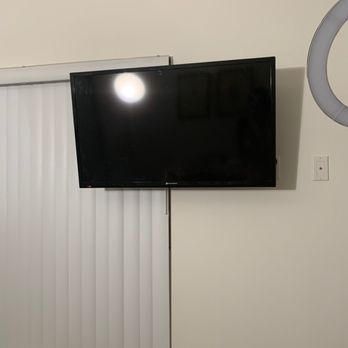 Fasty Fixy - Bedroom tv - TV Mounting Near Me Fasty Fixy - Bedroom tv - TV Mounting Near Me