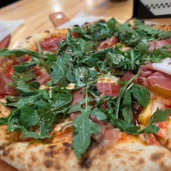 La Pista Pizzeria - Excellent combination on the Estaban Pizza but getting through the arugula and full slices of prosciutto proved a challenge. - Wine Bars Near Me - Conway, Arkansas