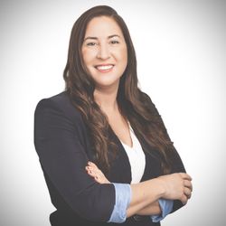 Kelly’s Mobile Notary - Licensed notary available to travel to meet you to complete the notarization for document courier services, signing witness in Murietta