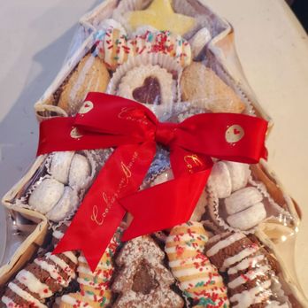 Cookies con Amore - a christmas tree made out of cookies - Bakeries Near Me - San Marcos, California Cookies con Amore - a christmas tree made out of cookies - Bakeries Near Me - San Marcos, California