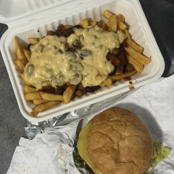 Loving Hut - Noble burger and chili cheese fries - Vegan Near Me - Reynoldsburg, Ohio