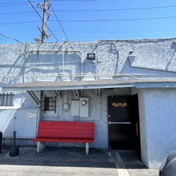 Donna's - Outside entance in the rear