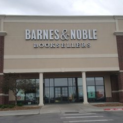 Barnes & Noble - Front entrance