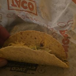 This is the taco they made for me. I won't be eating this anymore. This is the taco they made for me. I won't be eating this anymore.