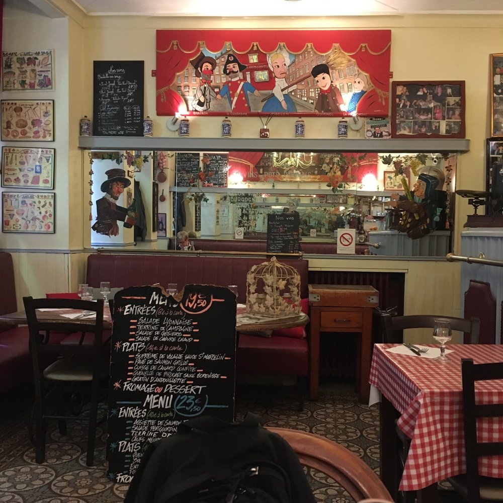 Le Bouche à Oreille - Classic looking inside - French Near Me - Lyon, 69