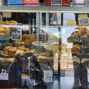 Robin Simmons Bakery - Desserts Near Me - Virginia Beach, Virginia