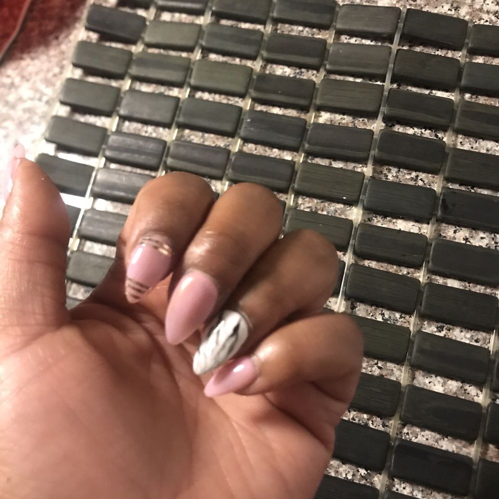 Marble accent over natural pink gel Marble accent over natural pink gel