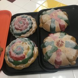 Rosales Mexican Food & Bakery - Hay pan listo para sus ofrendas