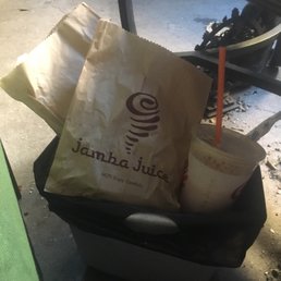 Garbage bound... they can't get an order right at this location. Fuckers make me waste my money!!! Garbage bound... they can't get an order right at this location. Fuckers make me waste my money!!!