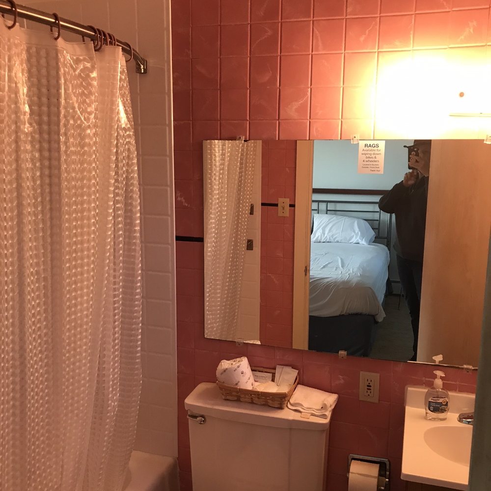 King Copper Motel - Clean bathrooms & linens. - Hotels Near Me - Copper Harbor, Michigan