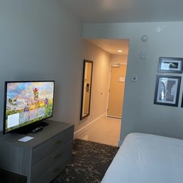 Nice room. Nice room.