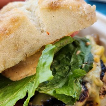Earth Aloha Eats - Aloha burger - Vegan Near Me - Kahului, Hawaii