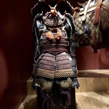 Musée de l'Armée - Full Japanese Suit of Armor on display at the Musée de l'Armée - Museums Near Me - Paris, 75