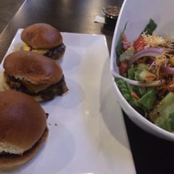 Hijinks Sports Grill - Yummy sliders
