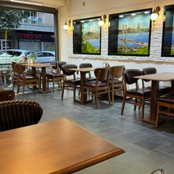 Uzun Taşfırını -  Steinofen Pide Restaurant - Die Innenräume wurden mit stilvollen, zeitgemäßen Elementen ausgestattet, die dennoch den traditionellen Charme des Restaurants bewahren.