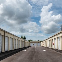 441 Lantana Storage - Our Drive Up units are available either climate-controlled or without, with sizes ranging from 8'x10' to 10'x30'