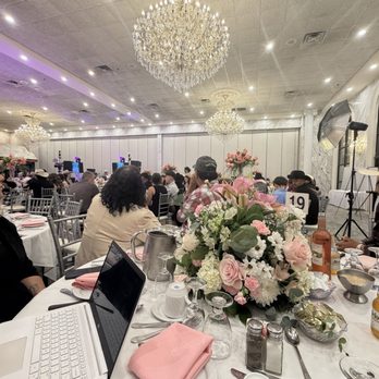 Chateau Del Mar - Venues & Event Spaces Near Me - Hickory Hills, Illinois Chateau Del Mar - Venues & Event Spaces Near Me - Hickory Hills, Illinois