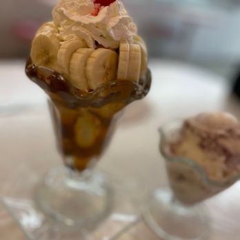 Loard's Ice Cream - a banana split in a sundae - Ice Cream & Frozen Yogurt Near Me - Livermore, California Loard's Ice Cream - a banana split in a sundae - Ice Cream & Frozen Yogurt Near Me - Livermore, California