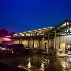 Elliott's - Exterior