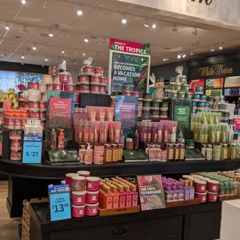 Bath & Body Works - white barn - Cosmetics & Beauty Supply Near Me - Northridge, California
