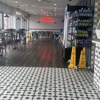 Frutas 100% Natural - Seating area - Sandwiches Near Me - Chula Vista, California