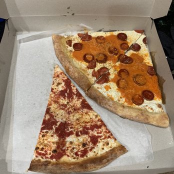Bellucci Pizza - Roni vodka and plain cheese - Pizza Near Me - Astoria, New York Bellucci Pizza - Roni vodka and plain cheese - Pizza Near Me - Astoria, New York