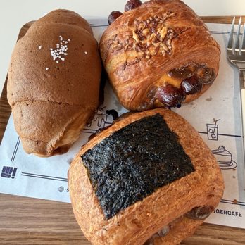 Smoking Tiger Bread Factory - Salt bread, croissant with kimchi and one with hotdog - Cafes Near Me - Carrollton, Texas Smoking Tiger Bread Factory - Salt bread, croissant with kimchi and one with hotdog - Cafes Near Me - Carrollton, Texas