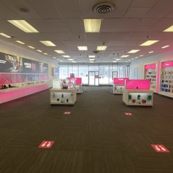 T-Mobile - Clean & minimalistic Product Zone