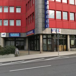 Kieser Training - Der Betrieb in Remscheid befindet sich auf einer weitläufigen Ebene in einem Geschäftshaus.