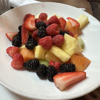 Cafeteria 15L - Fruit Plate - Breakfast & Brunch Near Me - Sacramento, California