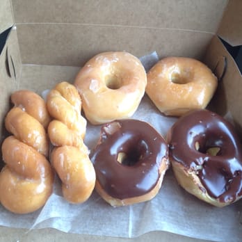 Resch's Bakery - Twist, glazed and chocolate donuts - Donuts Near Me - Gahanna, Ohio Resch's Bakery - Twist, glazed and chocolate donuts - Donuts Near Me - Gahanna, Ohio