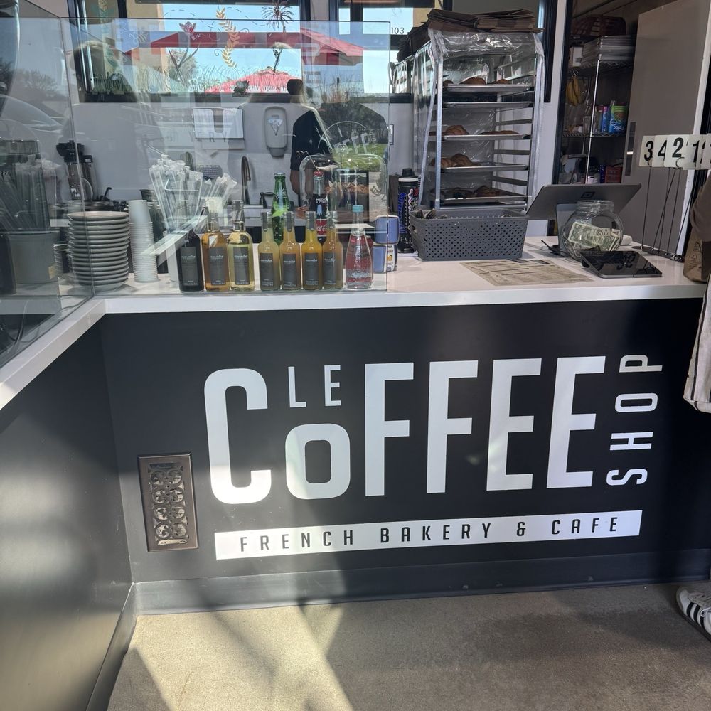 Le Coffee Shop - The counter at Le Coffee Shop - Breakfast & Brunch Near Me - Temecula, California