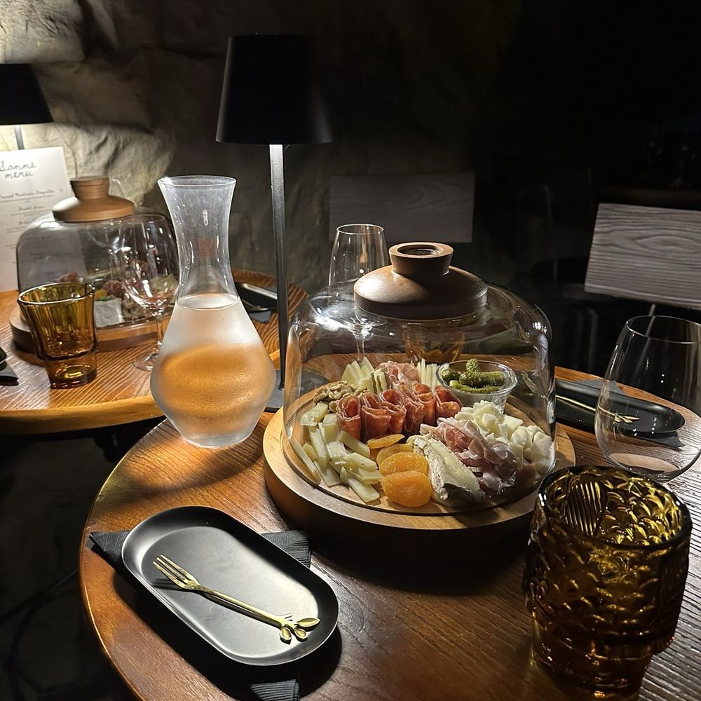 Wanderlust Wine - Barton Springs - Grand tasting Charcuterie - Wine Tasting Room Near Me - Austin, Texas Wanderlust Wine - Barton Springs - Grand tasting Charcuterie - Wine Tasting Room Near Me - Austin, Texas