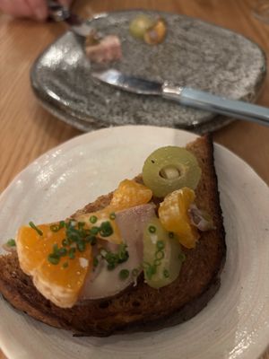 Maude & the Bear by null