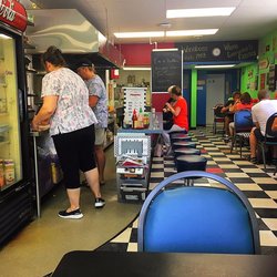 Wanabees Diner - The small diner