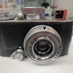 Quicksilver Photo Lab - Lots of antique cameras available for purchase here in the shop or on our eBay store