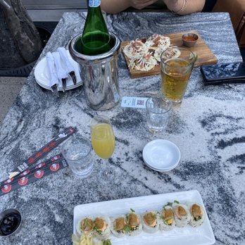 Earls Kitchen + Bar - Street Chicken Tacos, Crispy Shrimp Roll - New American Near Me - Boston, Massachusetts