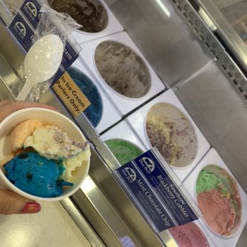 Blue Bell Creameries - Ice cream samples - Ice Cream & Frozen Yogurt Near Me - Brenham, Texas Blue Bell Creameries - Ice cream samples - Ice Cream & Frozen Yogurt Near Me - Brenham, Texas