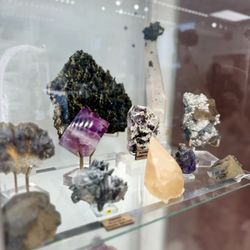 Hidden Gem SRQ Crystals