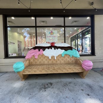 Sunny Scoops Ice Cream - Cute bench on the side - Ice Cream & Frozen Yogurt Near Me - San Diego, California Sunny Scoops Ice Cream - Cute bench on the side - Ice Cream & Frozen Yogurt Near Me - San Diego, California