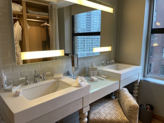 Virgin Hotels Chicago by null