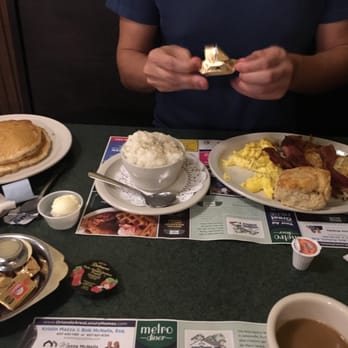 Metro Diner - Bissell breakfast, plus extra side of grits - American Near Me - Altamonte Springs, Florida Metro Diner - Bissell breakfast, plus extra side of grits - American Near Me - Altamonte Springs, Florida