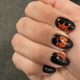 Autumn leaves and pumpkin nail design Autumn leaves and pumpkin nail design