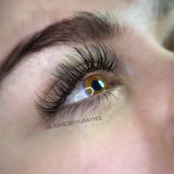 Opened eye D curl
