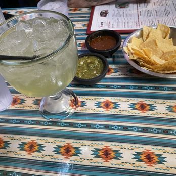 Los Dos Molinos - Medium margarita with chips and salsa - Mexican Near Me - Mesa, Arizona Los Dos Molinos - Medium margarita with chips and salsa - Mexican Near Me - Mesa, Arizona