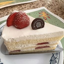 Strawberry Cream Cake
