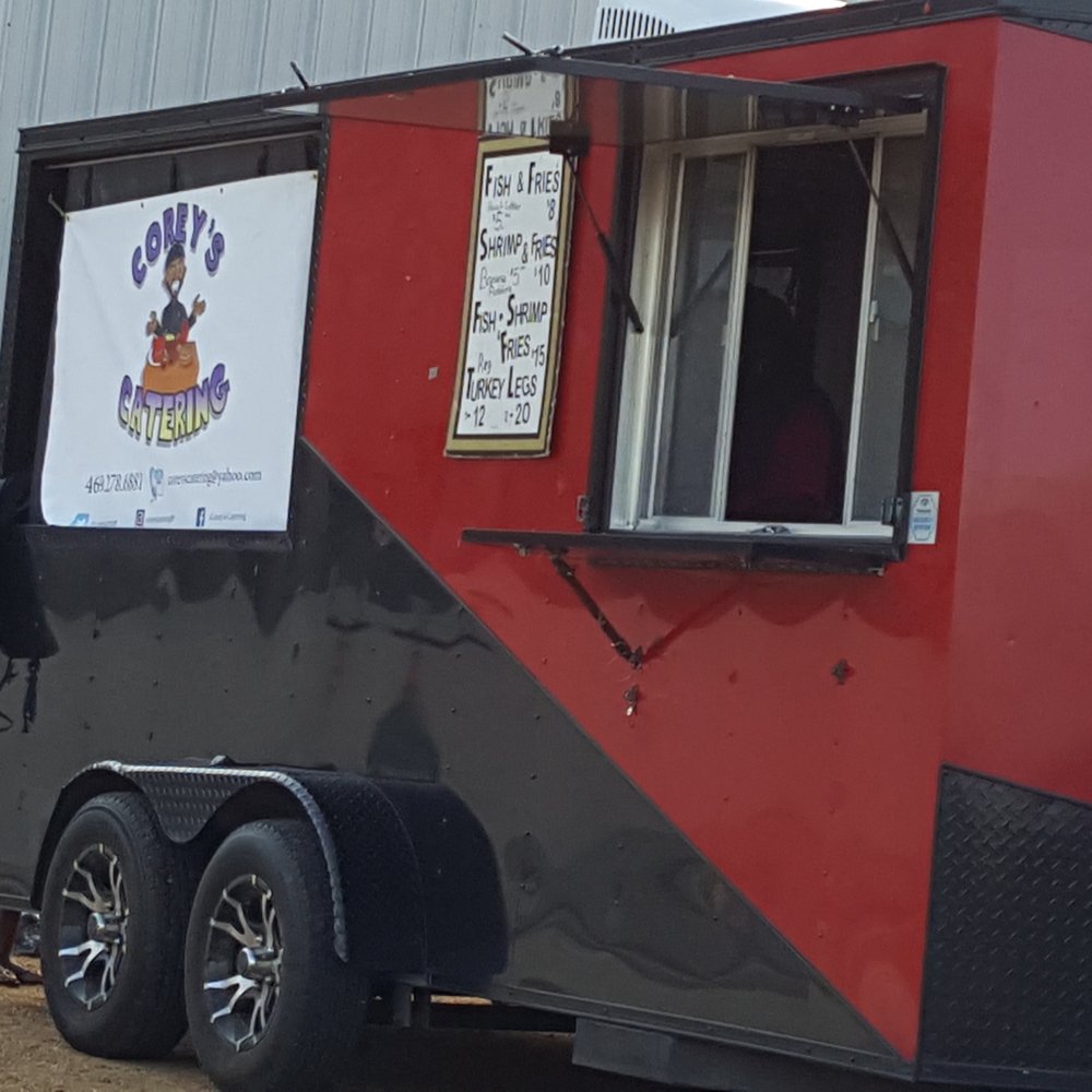 Corey's - Soft opening of his restaurant in the parking lot with this food truck. - German Near Me