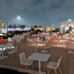 Skylawn Rooftop at POST HTX - Outdoor Dining