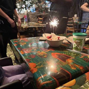 Rainforest Cafe - American Near Me - Gurnee, Illinois Rainforest Cafe - American Near Me - Gurnee, Illinois