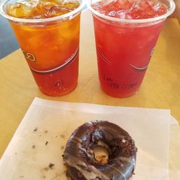 Cranberry apple cider, peach rooibos tea, vegan chocolate covered pumpkin chai donut. Cranberry apple cider, peach rooibos tea, vegan chocolate covered pumpkin chai donut.